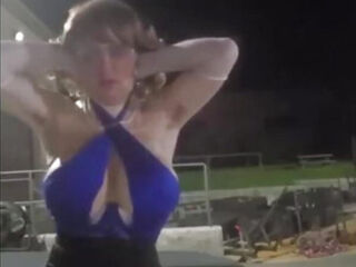 DeeDeeSlut69 Dressed Up