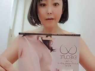 Mature dame in luxurious Costume