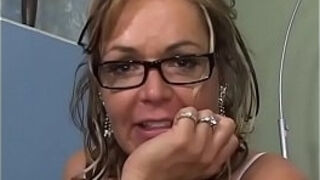 Grandma gets screwed on the bed