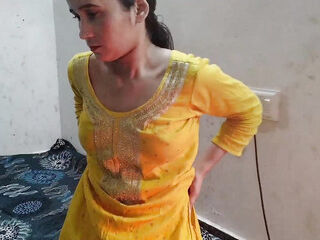 Bhabhi ko oyo me le jakar jabar dasti pela