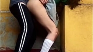 ESTUDIANTES COGEN en PUBLICO&comma; En el PATIO de ATRÁS de la ESCUELA Antes de la Cuarentena&comma; COLEGIALA MEXICANA Se COME TODO EL SEMEN