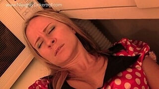 Female urethra stretching with fat urinate slot insertion&period; Harnröhre Insertionen&period;