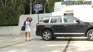 Sexy stepdaughter shares her BF with huge-chested cougar stepmom