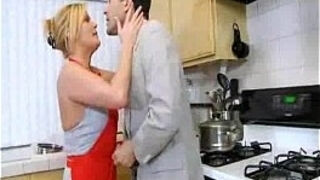 Hardcore Mature cougar in Kitchen