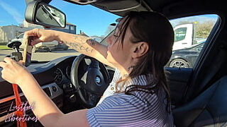 Hairy mature MILF repaid my kindliness by swallowing my cum