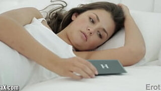 EroticaX COUPLE's PORN&colon; The Heart Grows Fonder