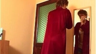 Redhead granny In Laced pantyhose pummels youthful Dick