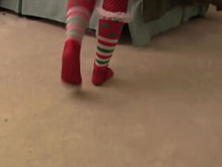 Santa&#039_s helper gave him the hottest lap dance bounty ever!