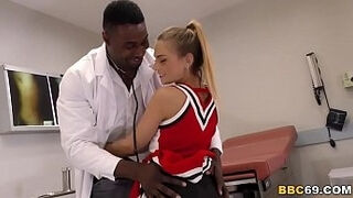 Pretty teenager Sydney Cole boinks Doctor's BBC In A Hospital