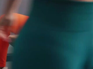 Curvy she-creatures give way to noisy 3some curves after gym workout