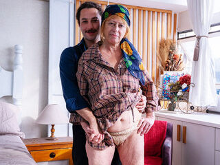 First assfucking hookup with a ugly granny