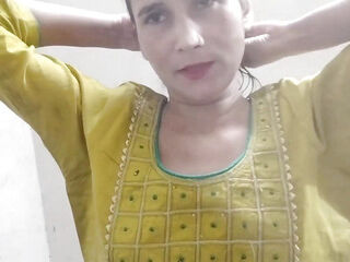 Bhabhi ko gandi flick dikha kar jabar dasti pela