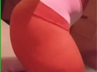 Olha o corpo dessa milf