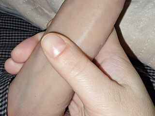 Step mom handjob thick beefstick while get a decision