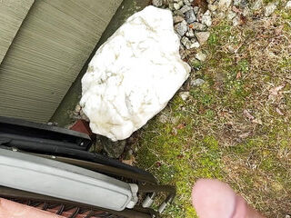 Slow movability outdoor piss
