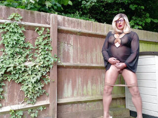 Sexy crossdresser kellycd2022 doing another friday evening cam session in tan seamless pantyhose