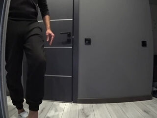 Sexy Married MILF Invites a Pizza-guy To plow Her In the booty & jism In Her gullet Instead Of Paying Him