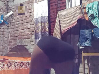 Hot Bhojpuri unwrap Dance in Saree Desi female Slow Seduction