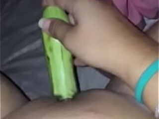 Married brit dame playig for herself