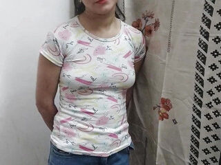 Cute step daughter ko paise dekar motel me pel diya